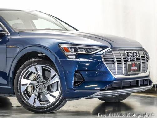 2021 Audi e-tron Premium Plus