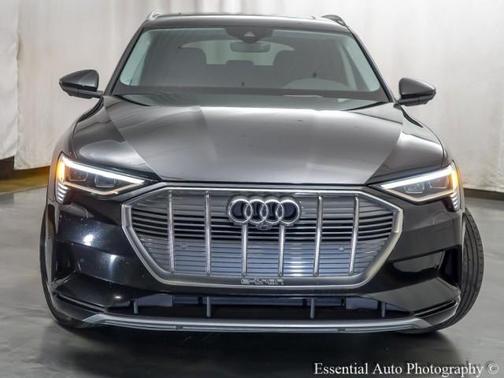 2021 Audi e-tron Premium