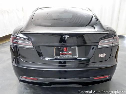 2022 Tesla Model S Plaid