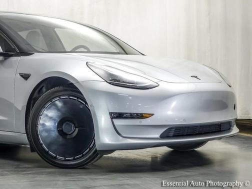 Silver Metallic 2018 Tesla Model 3 Performance