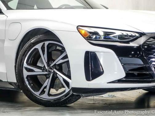 Ibis White 2022 Audi e-tron GT Premium Plus