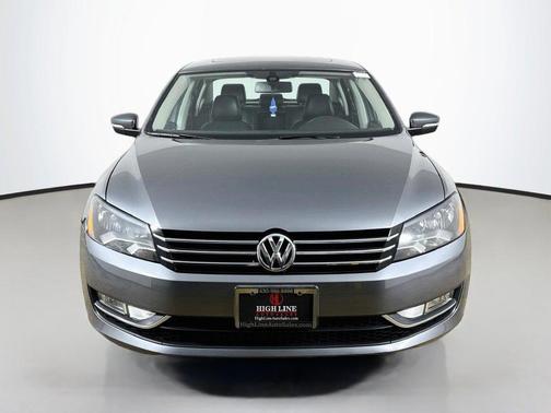 Platinum Gray Metallic 2015 Volkswagen Passat 1.8T Auto SE