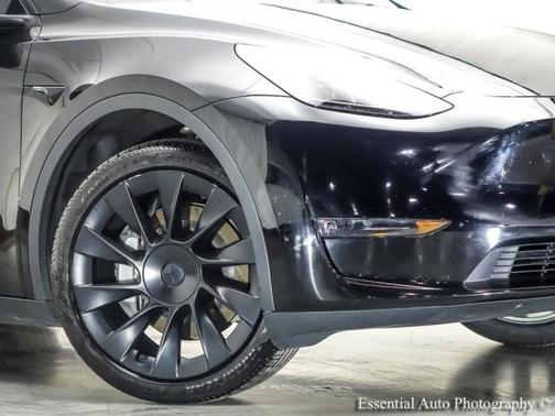 Black 2024 Tesla Model Y Long Range