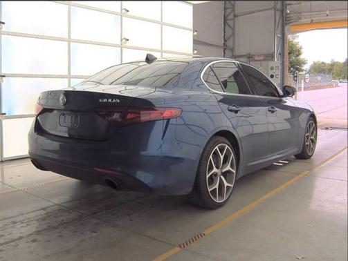 2019 Alfa Romeo Giulia Base