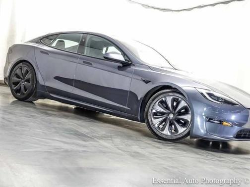 Midnight Silver Metallic 2023 Tesla Model S HW4
