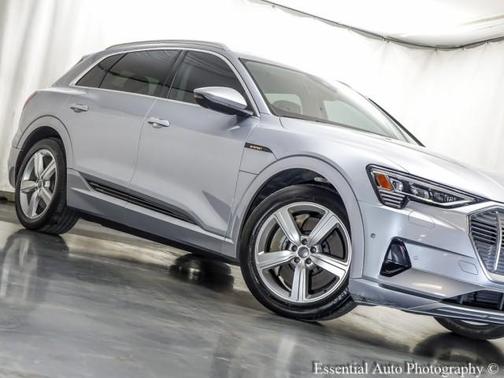 2019 Audi e-tron Premium Plus
