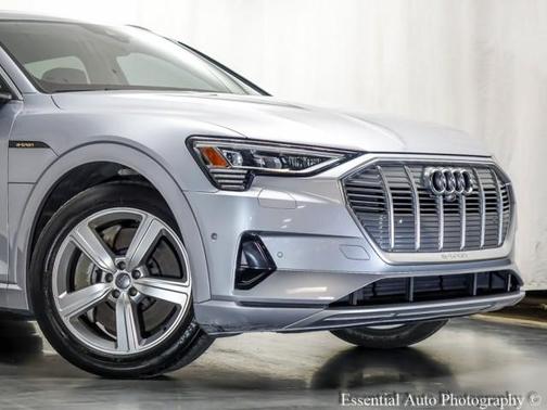 2019 Audi e-tron Premium Plus