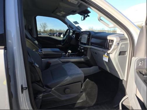 2023 Ford F-150 Lightning XLT