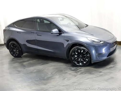 Midnight Silver Metallic 2023 Tesla Model Y Long Range
