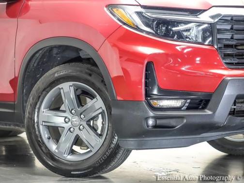Radiant Red Metallic II 2023 Honda Ridgeline RTL