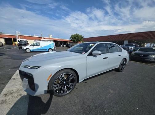 Gray Metallic 2024 BMW i7 xDrive60