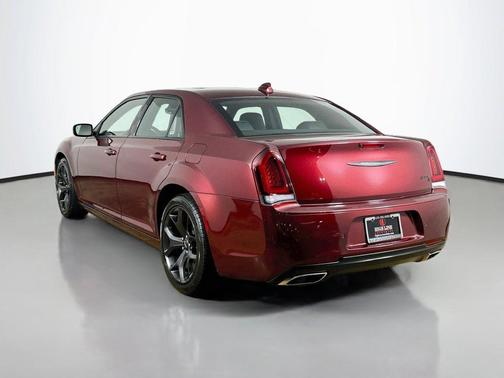 Velvet Red Pearlcoat 2023 Chrysler 300 S