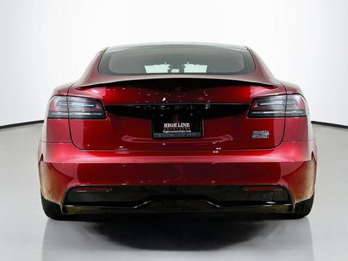 Ultra Red 2023 Tesla Model S Plaid