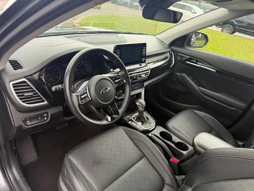 Gravity Gray 2021 Kia Seltos EX
