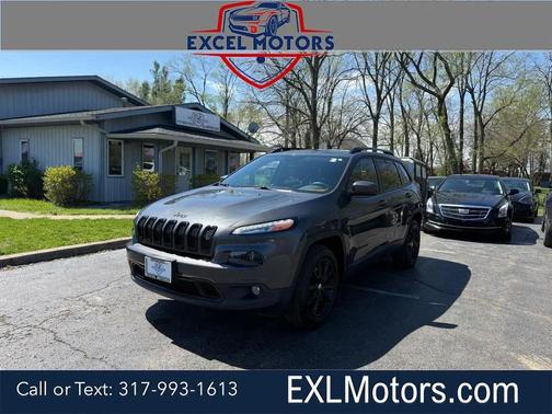 Brilliant Black Crystal Pearlcoat 2014 Jeep Cherokee Latitude