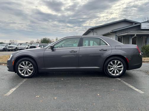 2016 Chrysler 300 S