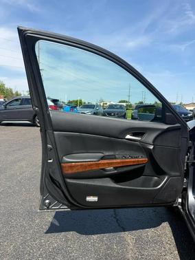 Polished Metal Metallic 2011 Honda Accord SE