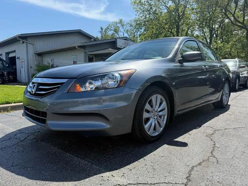 Polished Metal Metallic 2011 Honda Accord SE