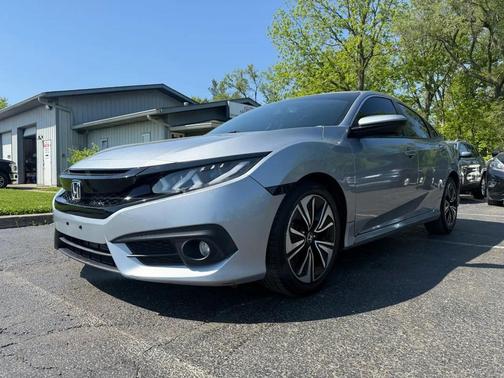 Lunar Silver Metallic 2017 Honda Civic EX-L
