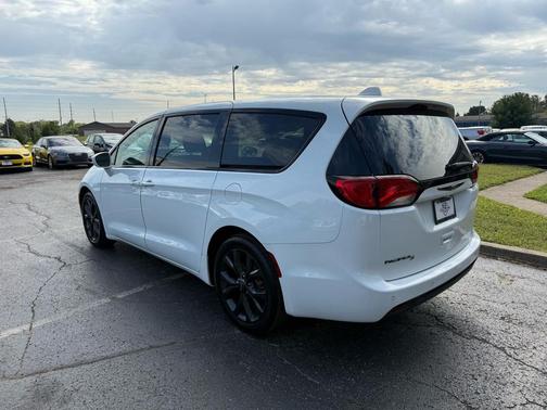 2019 Chrysler Pacifica Touring Plus