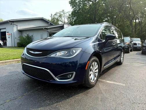 2018 Chrysler Pacifica Touring-L