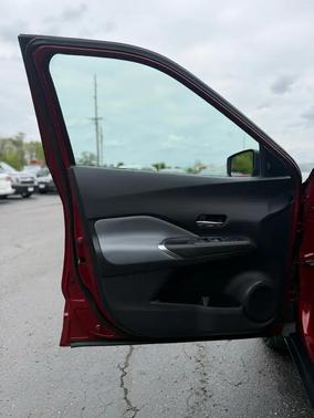 Scarlet Ember Tintcoat/Super Black 2021 Nissan Kicks SR
