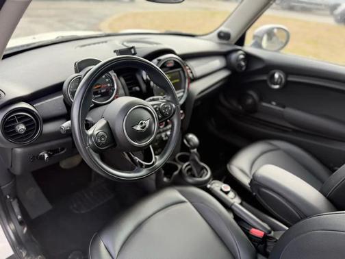 2017 MINI Hardtop Cooper