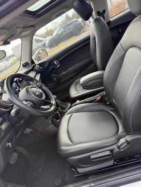 2017 MINI Hardtop Cooper