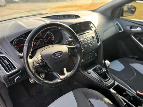 2017 Ford Focus ST