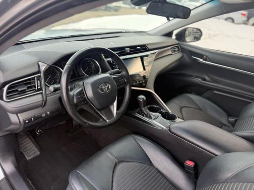 2019 Toyota Camry SE
