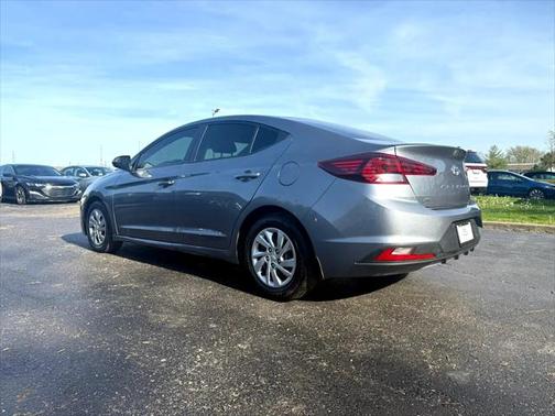 2019 Hyundai ELANTRA SE