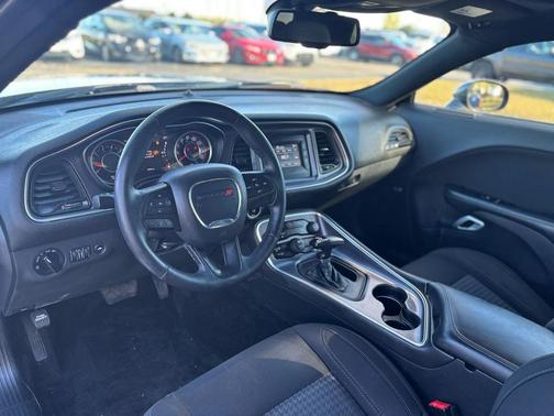 2015 Dodge Challenger SXT