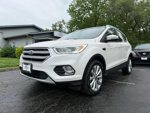 White Platinum Metallic Tri-Coat 2017 Ford Escape Titanium