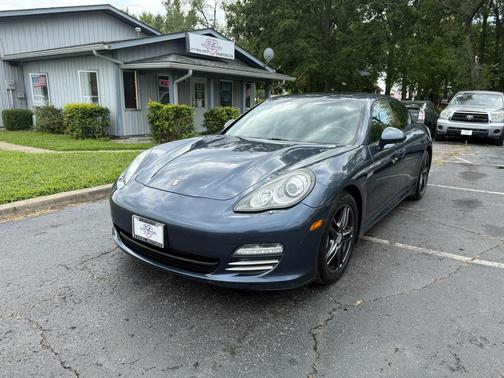 2011 Porsche Panamera 4