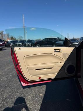 2007 Ford Mustang Deluxe