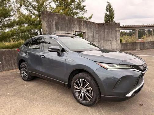 Coastal Gray Metallic 2021 Toyota Venza XLE