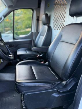 2022 Ford Transit-250 Base
