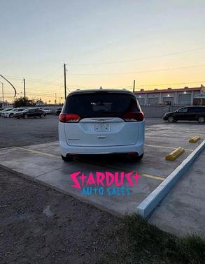 Bright White Clearcoat 2019 Chrysler Pacifica Touring L