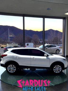 Glacier White 2018 Nissan Rogue Sport S