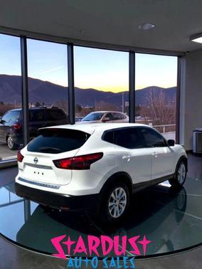 Glacier White 2018 Nissan Rogue Sport S