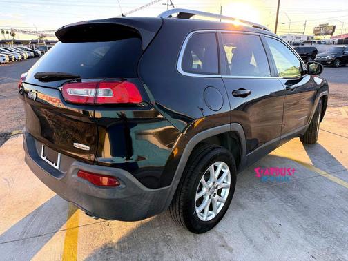 Brilliant Black Crystal Pearlcoat 2014 Jeep Cherokee Sport