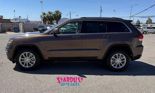 Walnut Brown Metallic Clearcoat 2021 Jeep Grand Cherokee Laredo