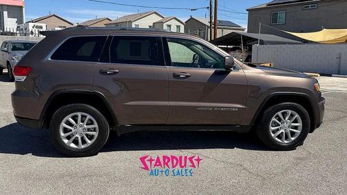 Walnut Brown Metallic Clearcoat 2021 Jeep Grand Cherokee Laredo