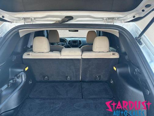 Bright White Clearcoat 2018 Jeep Cherokee Latitude