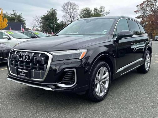 2025 Audi Q7 55 Premium Plus