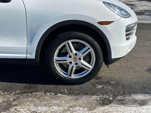 2014 Porsche Cayenne Platinum Edition