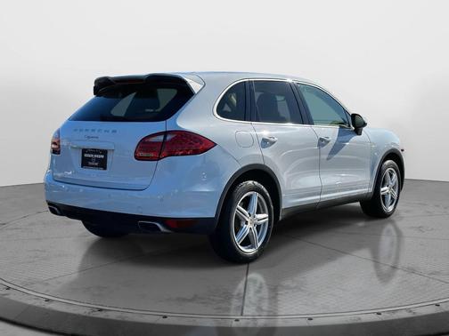2014 Porsche Cayenne Platinum Edition