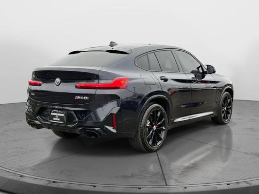 2023 BMW X4 M40i