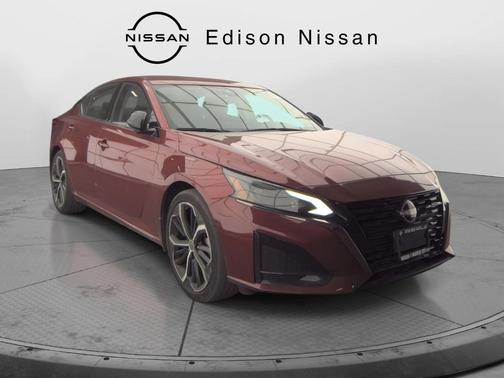 2023 Nissan Altima SR FWD