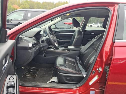 2023 Nissan Altima SR FWD